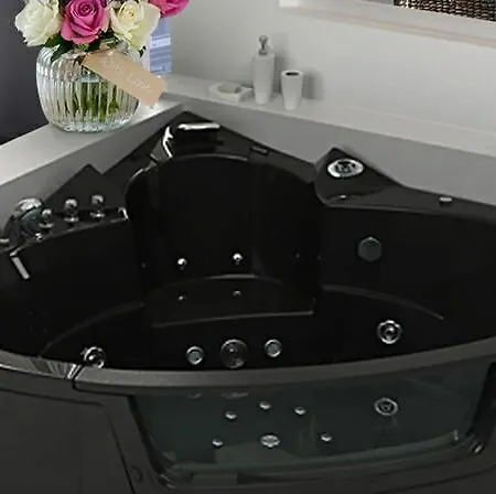 Revive Luxury Bed & Breakfast 3*